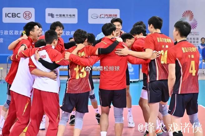 山东男排3-0完胜福建队 荣膺十五运会成年组冠军 山东男排3-0完胜福建队 荣膺十五运会成年组冠军