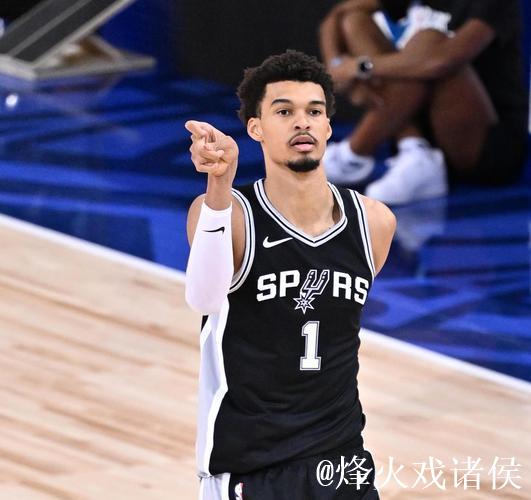 文班缺阵马刺逆转雷霆 独行侠大胜鹈鹕喜迎3连胜