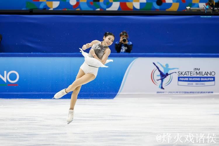 张瑞阳表现抢眼 中国队斩获冬奥女子单人滑资格