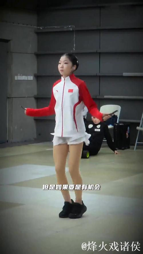 张瑞阳表现抢眼 中国队斩获冬奥女子单人滑资格